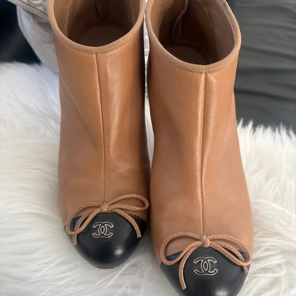 Chanel Brown and Black - Picture 1 of 6